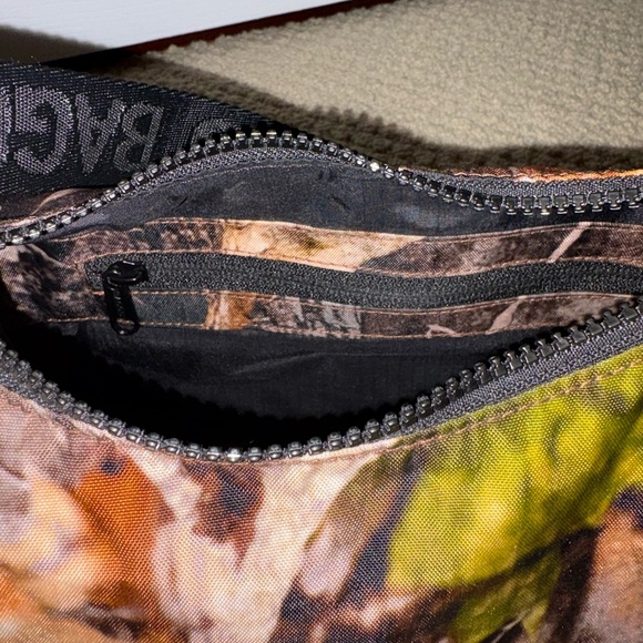 Camouflage Baggu Small Crescent Bag - Picture 4 of 4